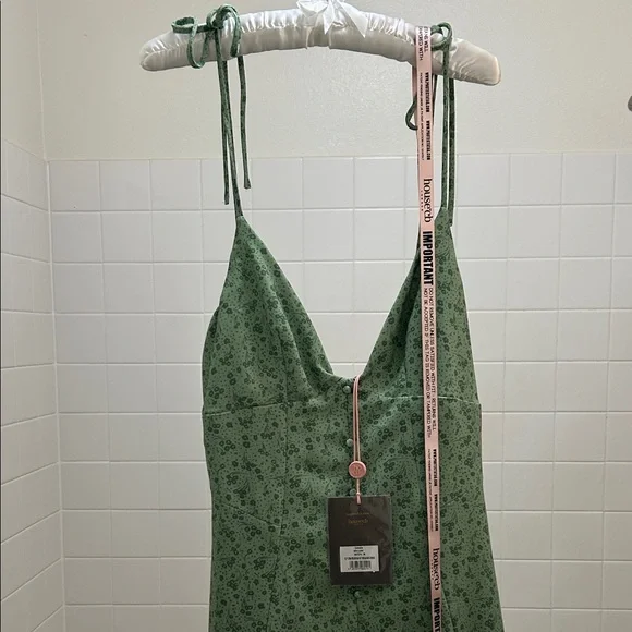 🖤NWT🔺HOUSE OF CB CORNELIA
Green Tonal Floral Midi Dress - Picture 3 of 14